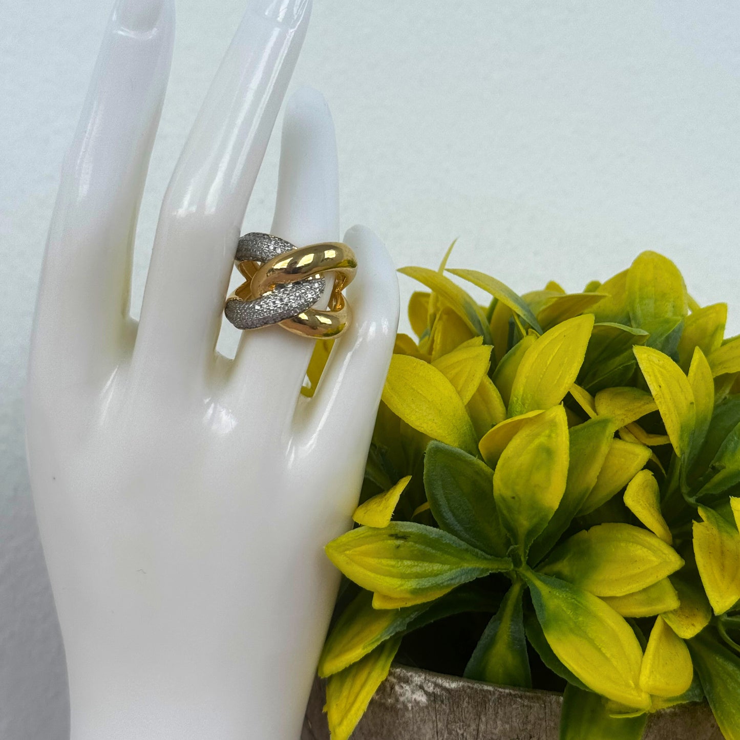 ✨ Golden Link Ring ✨