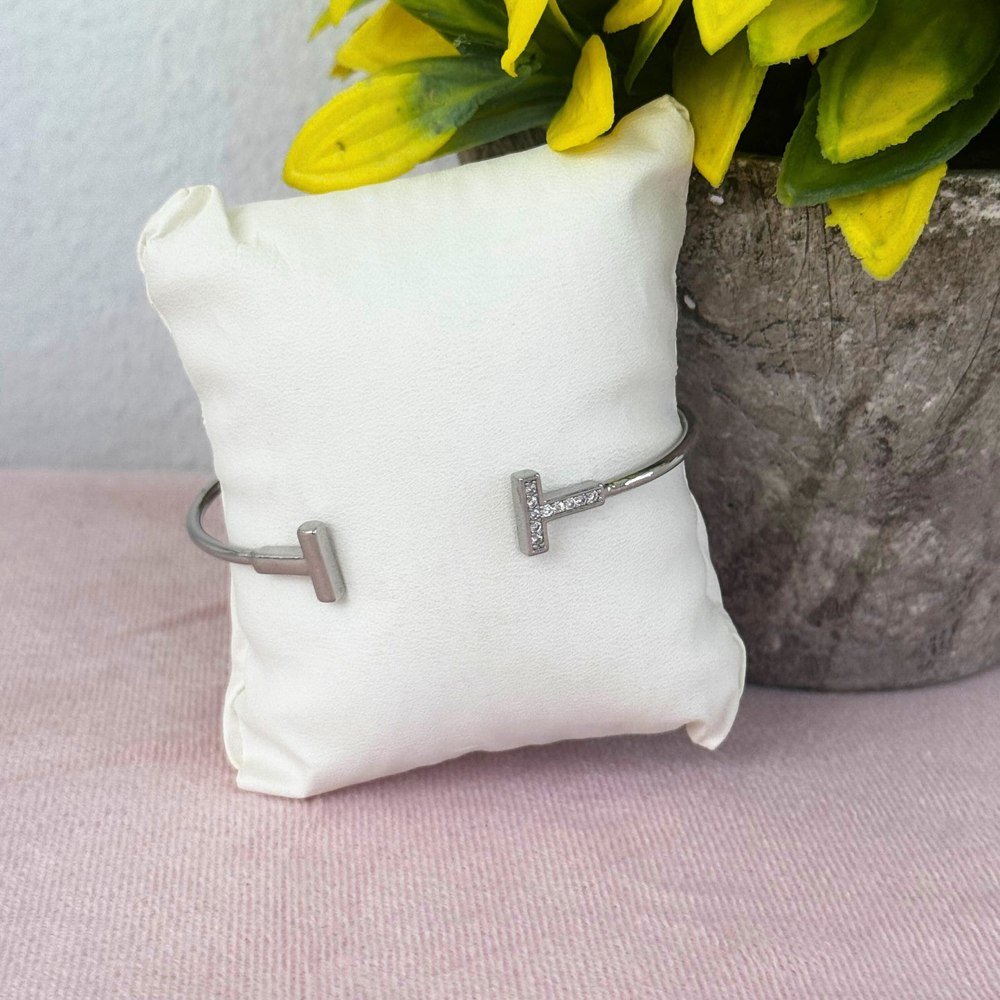 ✨ MX Radiant Cuff ✨