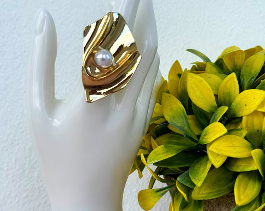 Golden Wave Pearl Ring
