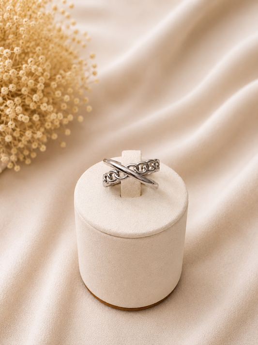 Linked Elegance Ring
