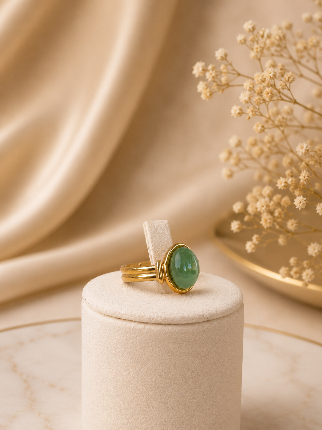 Emerald Glow Ring