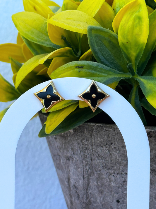 🖤 Name: Star Petal Stud Black