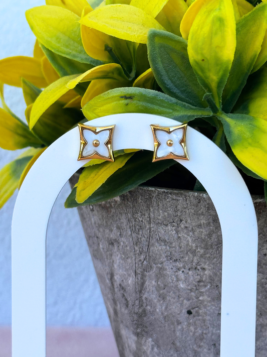 🤍 Petal Stud – White