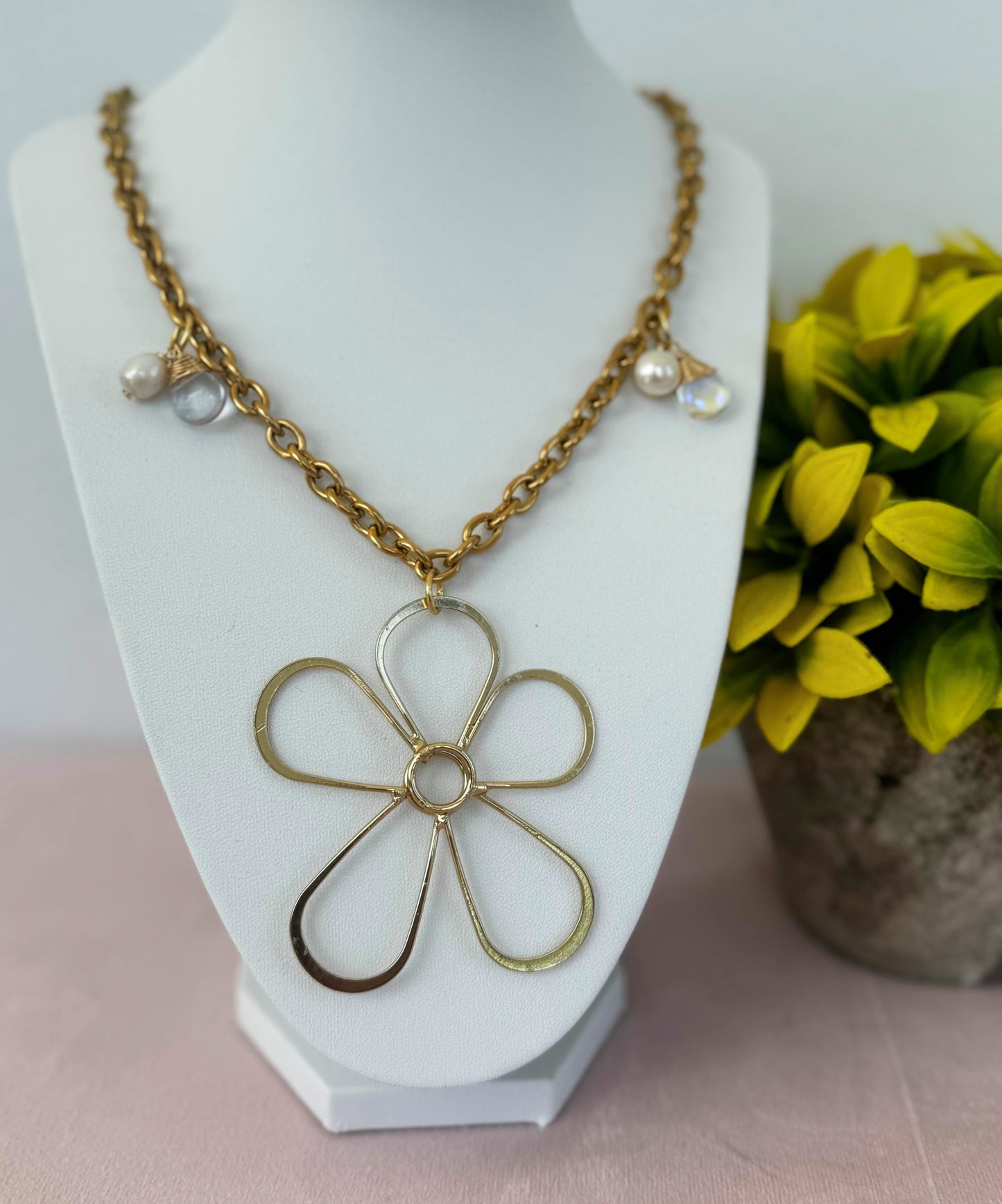 Daisy Chain Necklace
