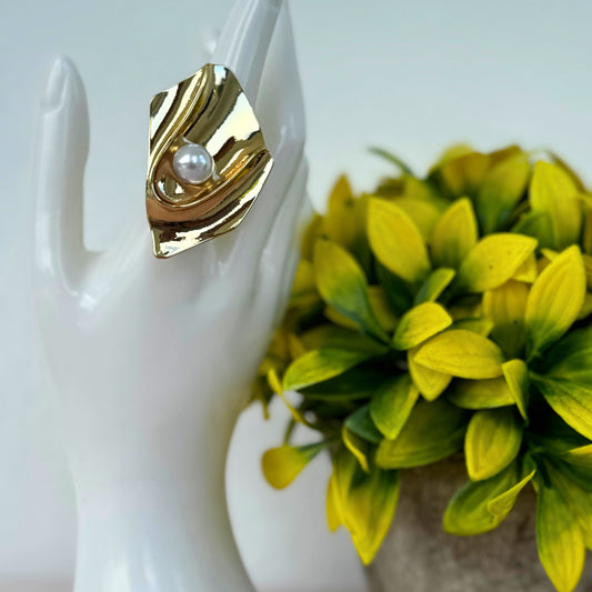 Golden Wave Pearl Ring
