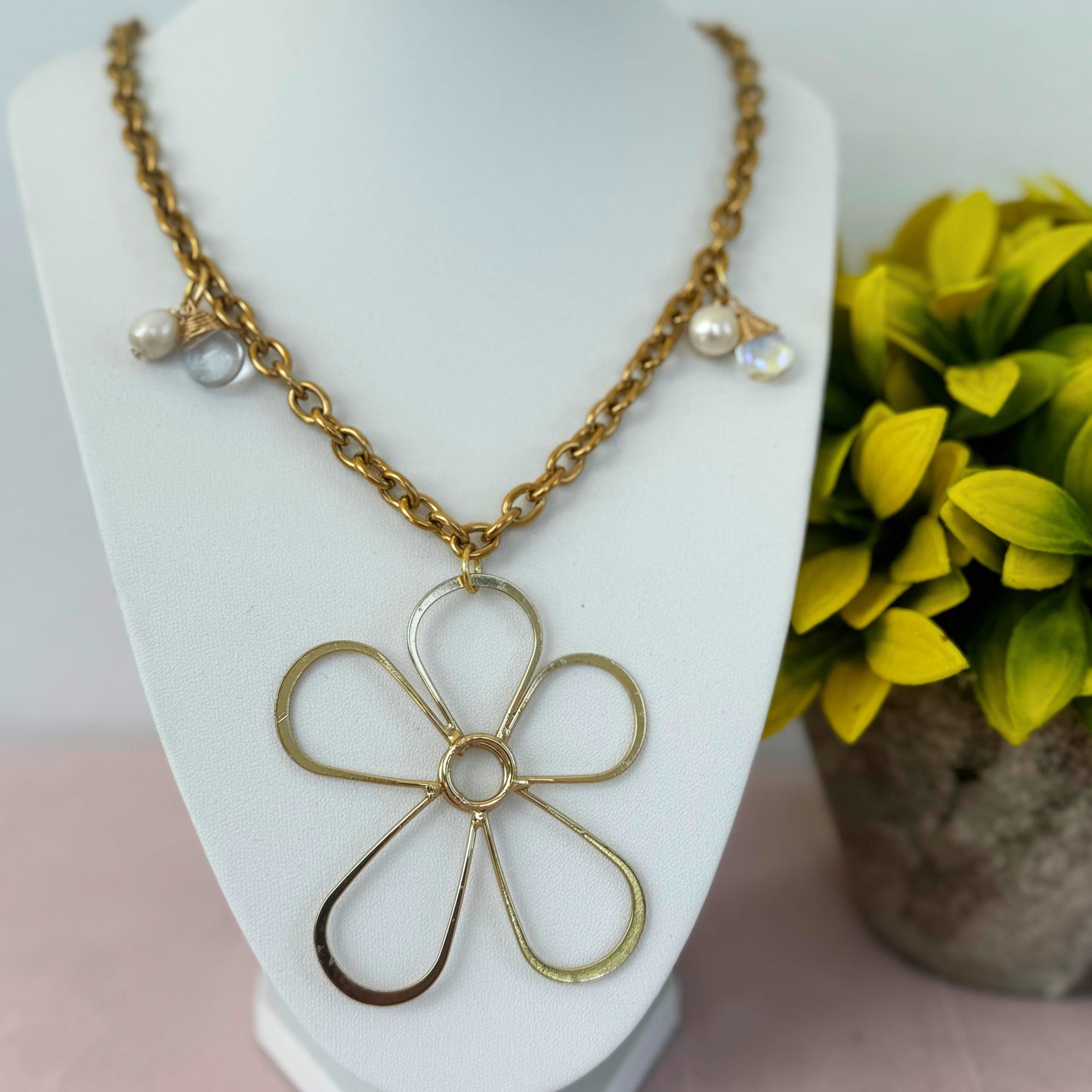 Daisy Chain Necklace
